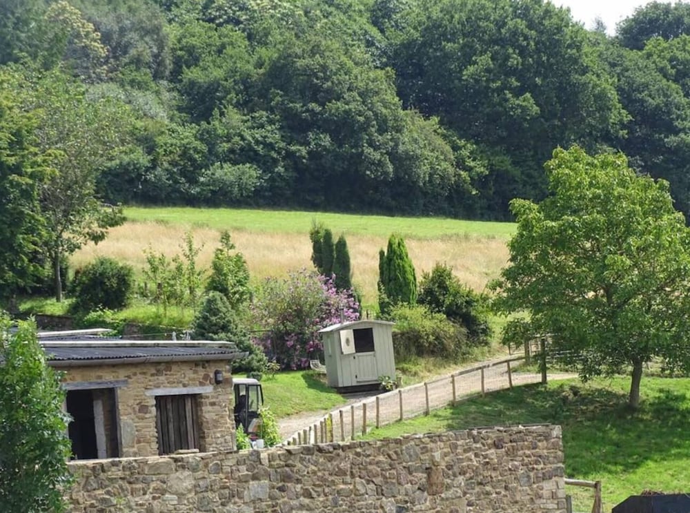 Pet Friendly 2 Guests Shepherds Hut — hotel in Longhope