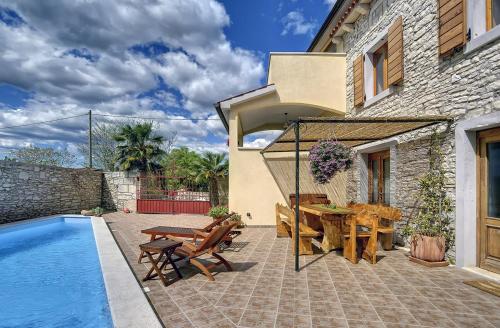 Villa Dea — 4-Star Luxury Hotel in Svetvincenat, Croatia