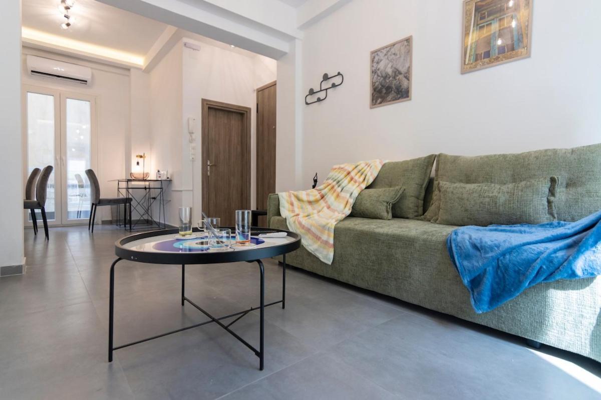 Daedalus Minimal 1bedroom Bliss — 4-Star Luxury Hotel in Athens, Greece
