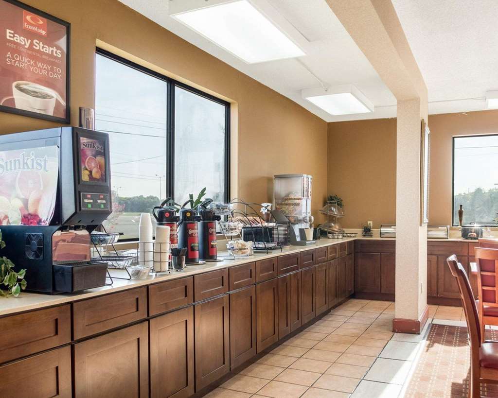 Econo Lodge Greenville MS - photo 18