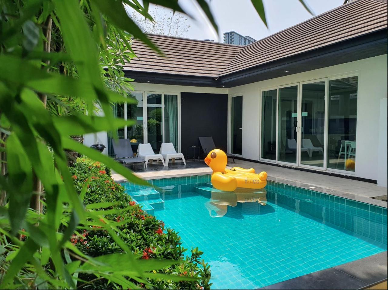 Pool Villa Pattaya Jomtien Beach Palm Oasis C4 — 4-Star Luxury Hotel in Pattaya, Thailand