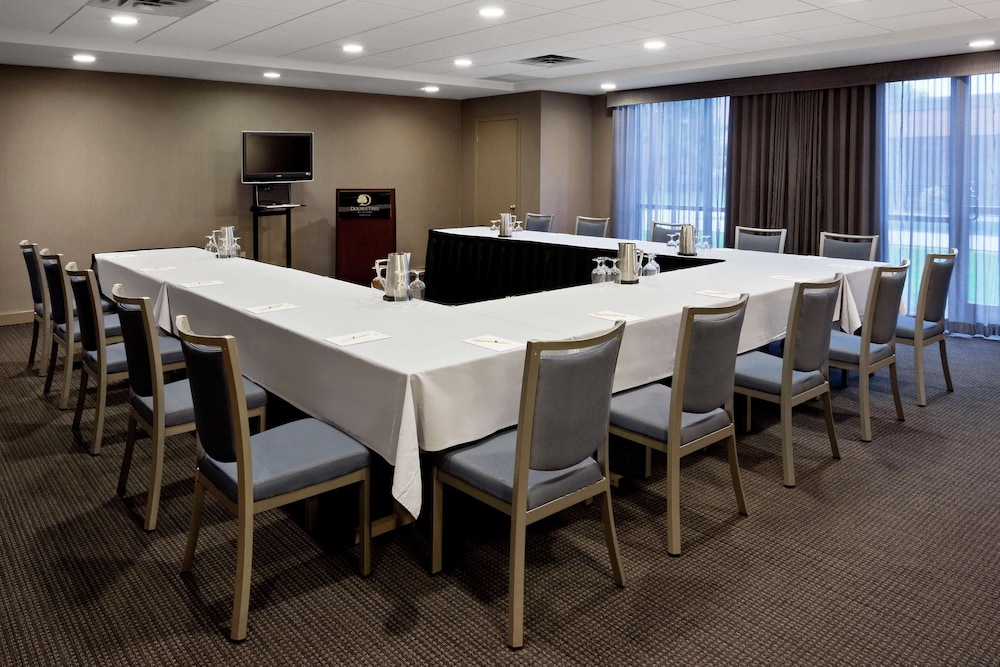 DoubleTree by Hilton Hotel Syracuse - photo 52