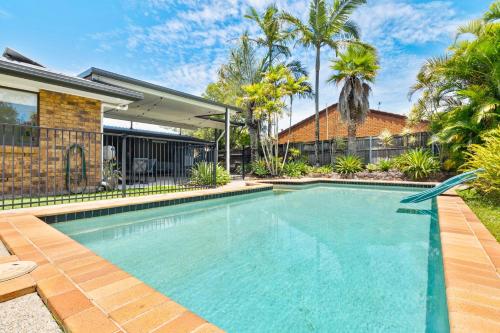 Pay for 3 nights get 4th night for free in March — 4-Star Luxury Hotel in Maroochydore, Australia