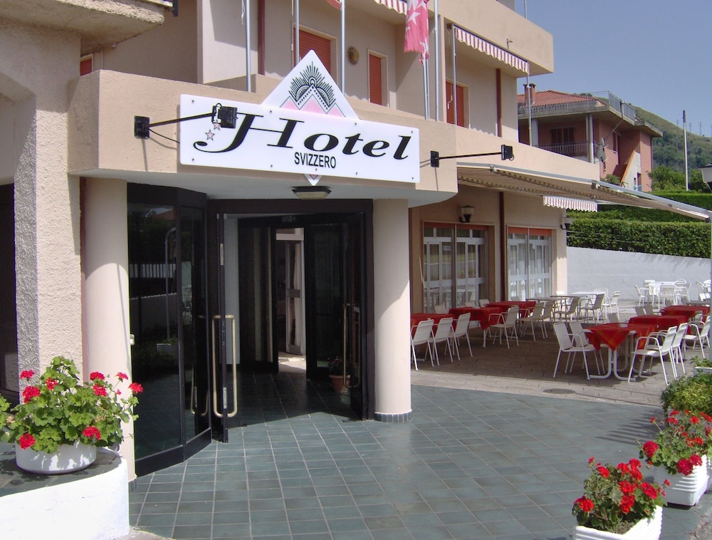 Hotel Svizzero — hotel in Sangineto