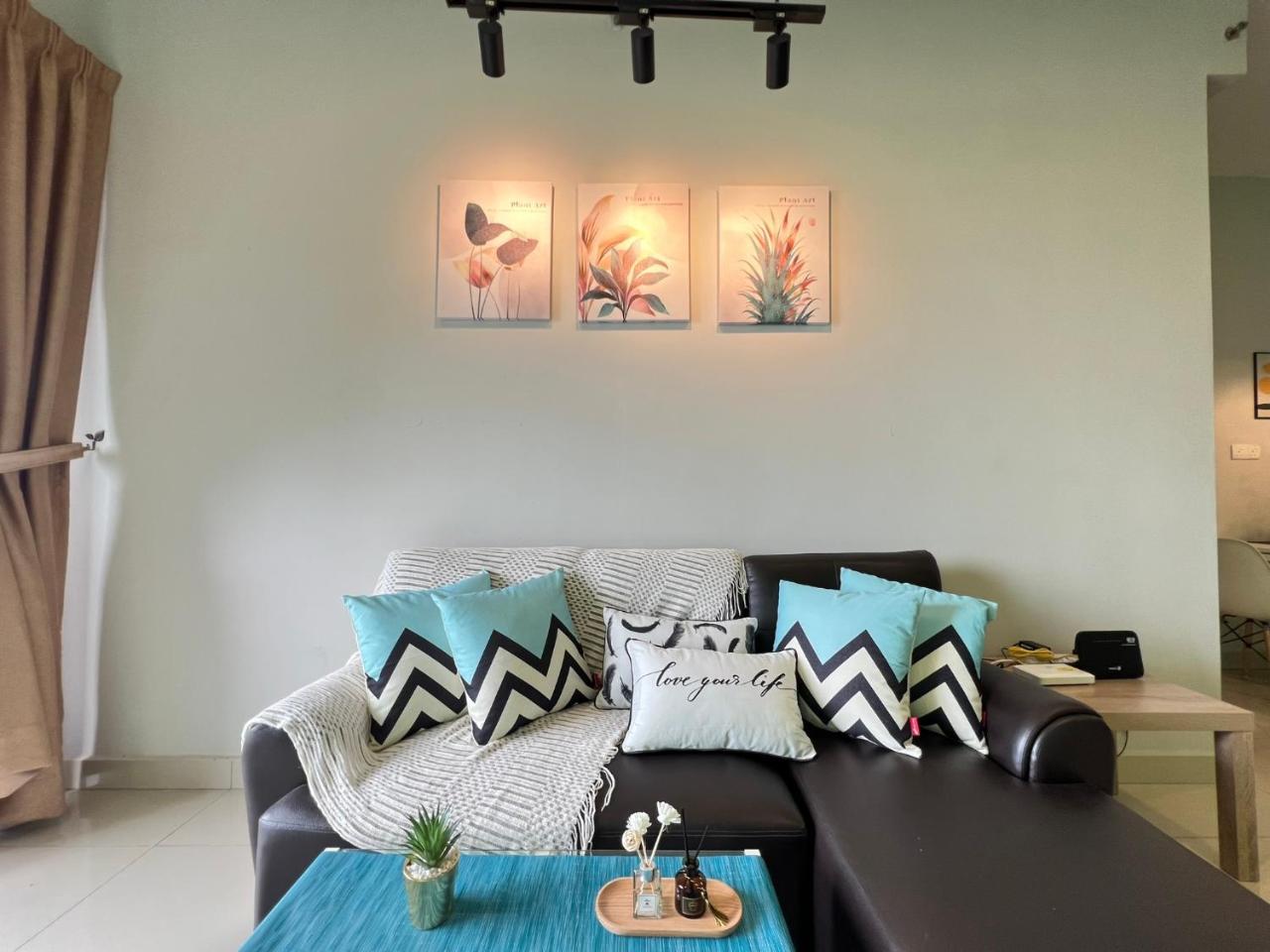 Riverview 8Pax 3Br In Kbtown Ps4 Netflix A 1 2 — 4-Star Luxury Hotel in Kota Bharu, Malaysia