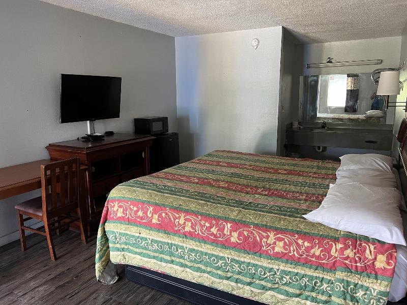 Indysouth western inn - photo 17