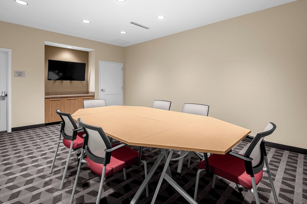 TownePlace Suites by Marriott Cincinnati Fairfield - photo 28