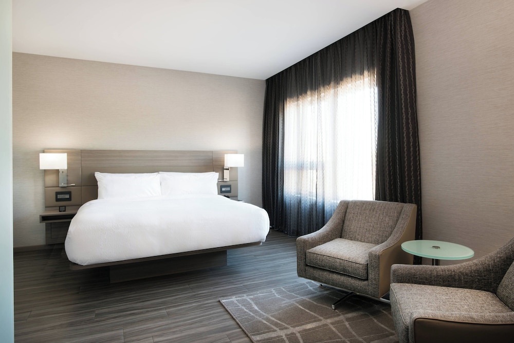 AC Hotel by Marriott Boston Cambridge - photo 15