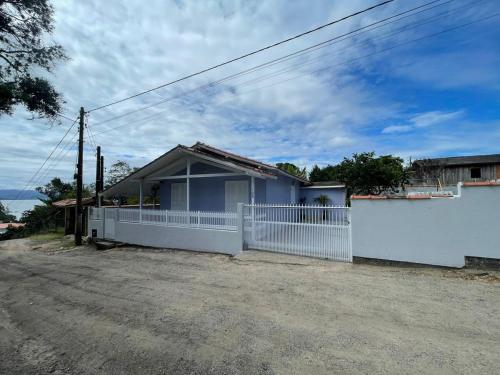 Refúgio na Praia de Laguna in Laguna, Brasil