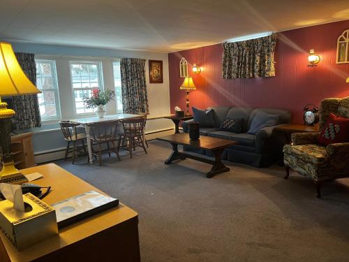 Claddagh Motel & Suites - photo 6