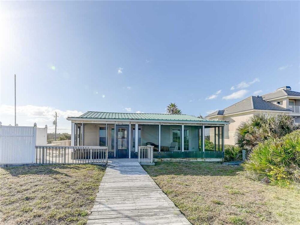 Coastal Charm 2 Bedrooms Ocean Front Sleeps 6 - photo 19