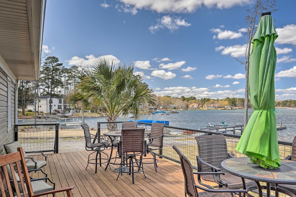 Quiet Lakefront Retreat W Boat Ramp And 2 Docks 17405206 — Chapin