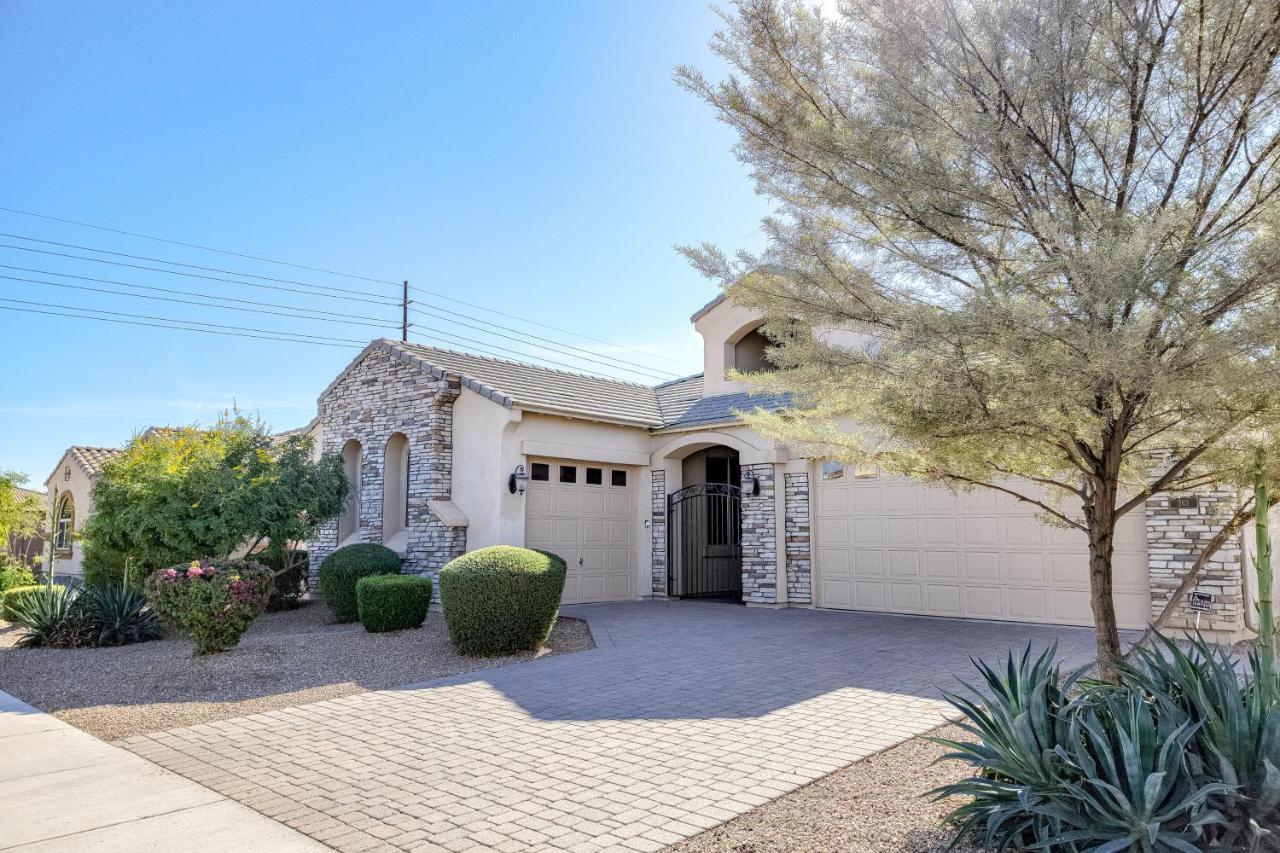 Tropical Poolside Paradise - last minute hotel in Chandler