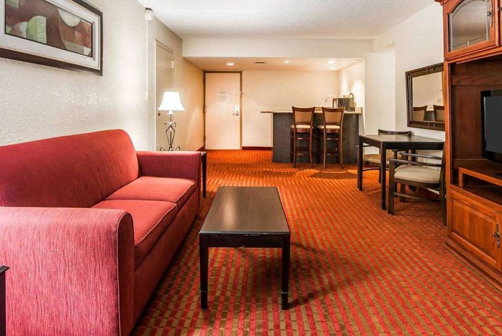 Wingate by Wyndham Marietta Conference Center - photo 16