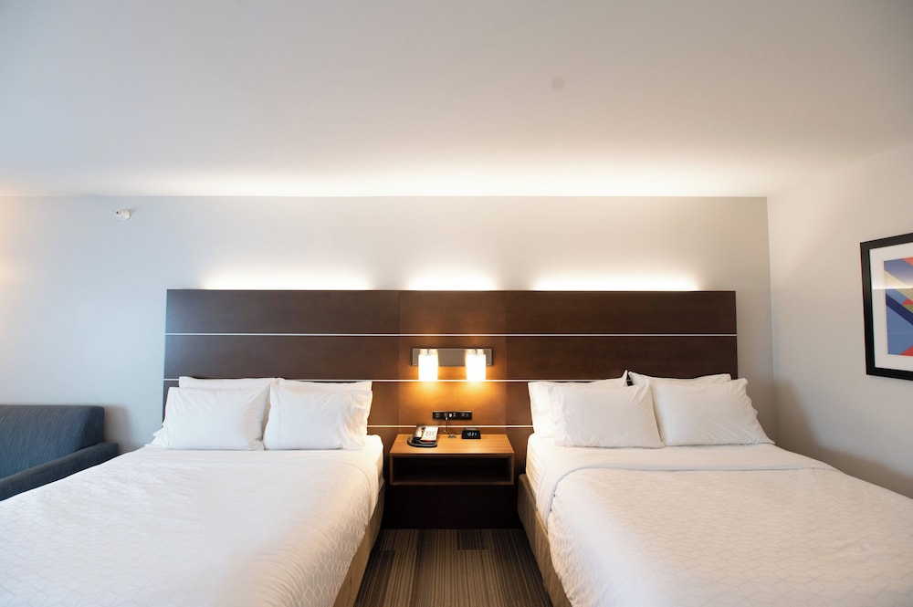 Holiday Inn Express Houghton Keweenaw by IHG - photo 25
