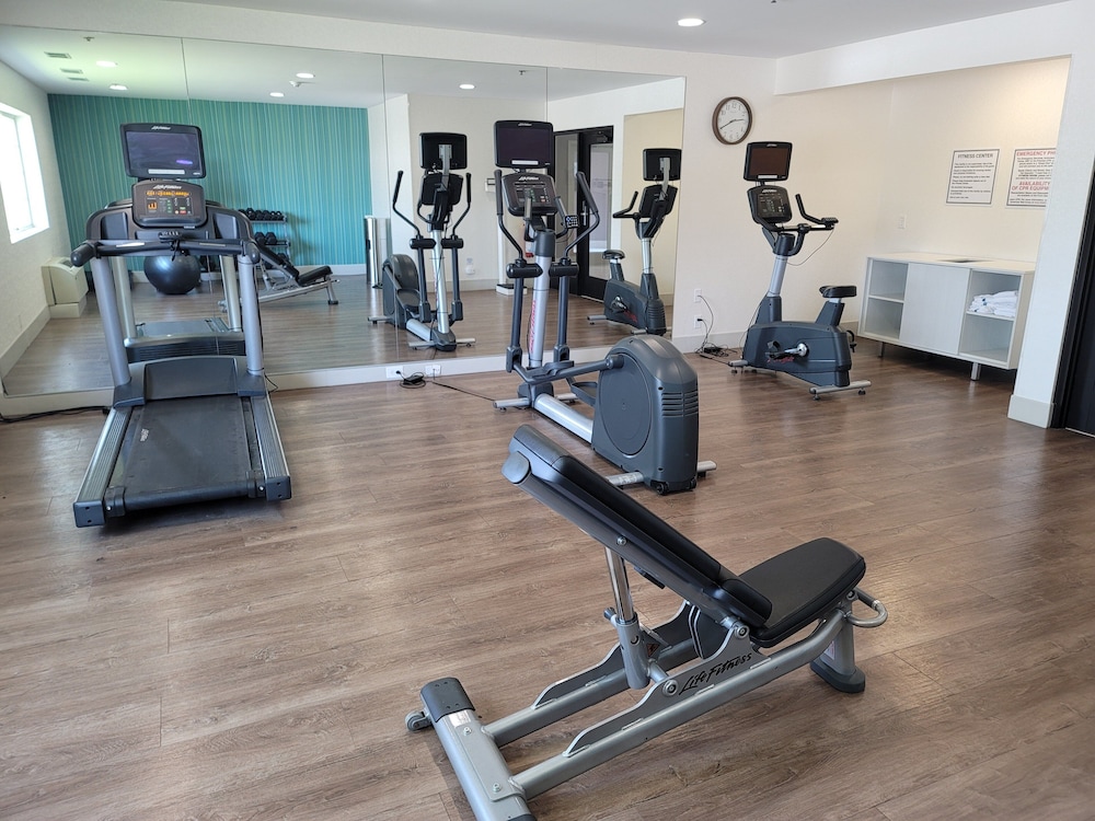 Holiday Inn Express Canton Potsdam - photo 14