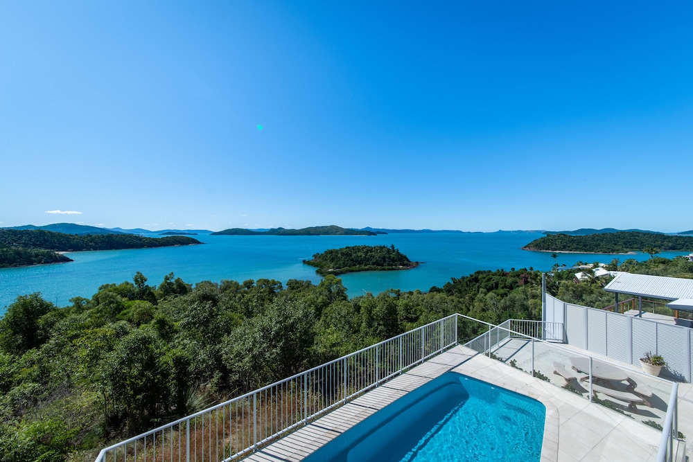 Panoramic Island Views in Airlie Beach, Australia