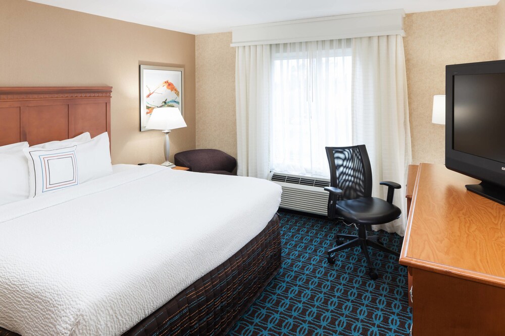 Fairfield Inn & Suites by Marriott Jacksonville Butler Blvd - photo 4