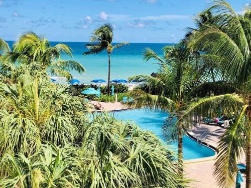 Special 2 Bedroom Oceanfront Condo in Hollywood Hallandale Beach — 4-Star Luxury Hotel in Hollywood, United States