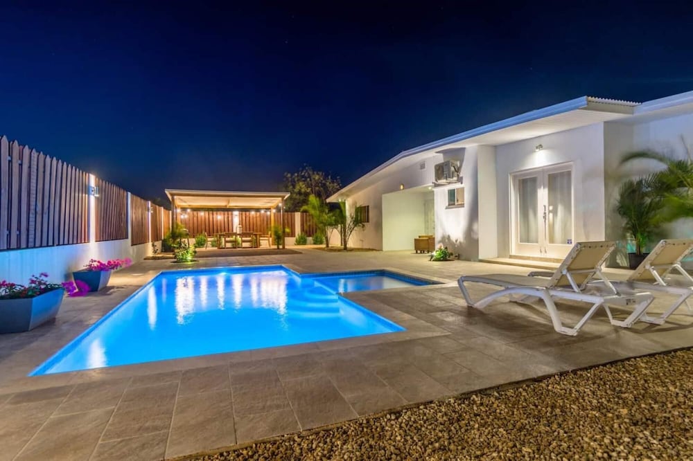 Large Private Pool With Outdoor Dining Centrally Located in the Island Poo in Paradera, Aruba