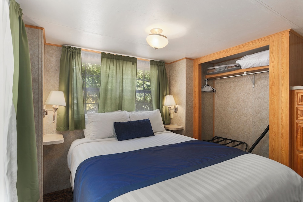 Robinhood Village Resort - photo 30