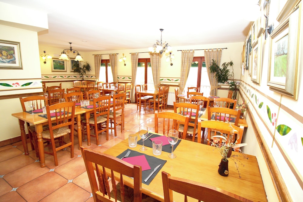 Hotel Restaurant La Botiga — Prades