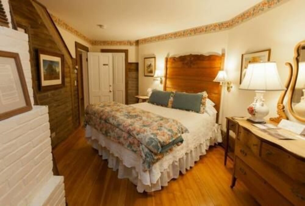 Arlington's West Mountain Inn - photo 8