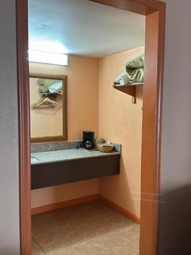 College Inn Spartanburg - photo 5