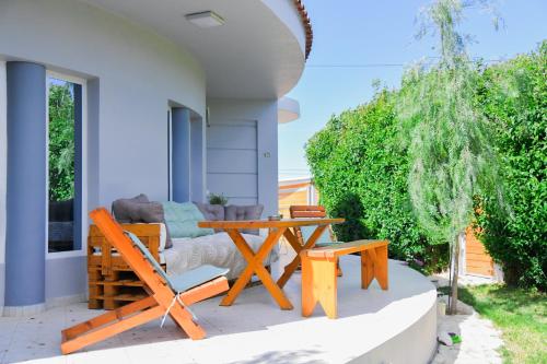 Angel Paradise Villa — 4-Star Luxury Hotel in Korinthos, Greece