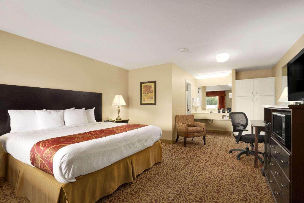 Days Inn by Wyndham Alexander City - photo 4
