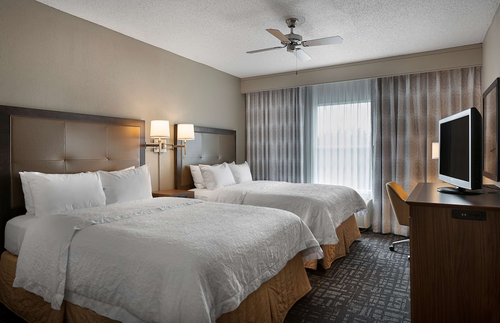 Hampton Inn & Suites Charlotte Pineville - photo 12