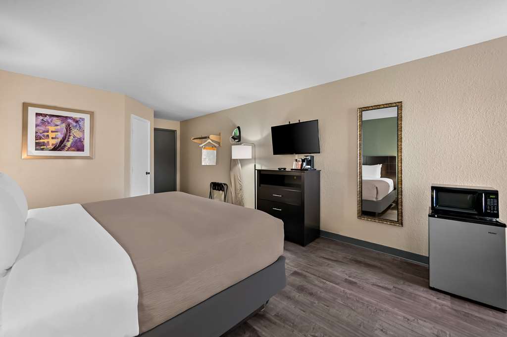 Quality Inn Fort Myers Cape Coral - photo 9