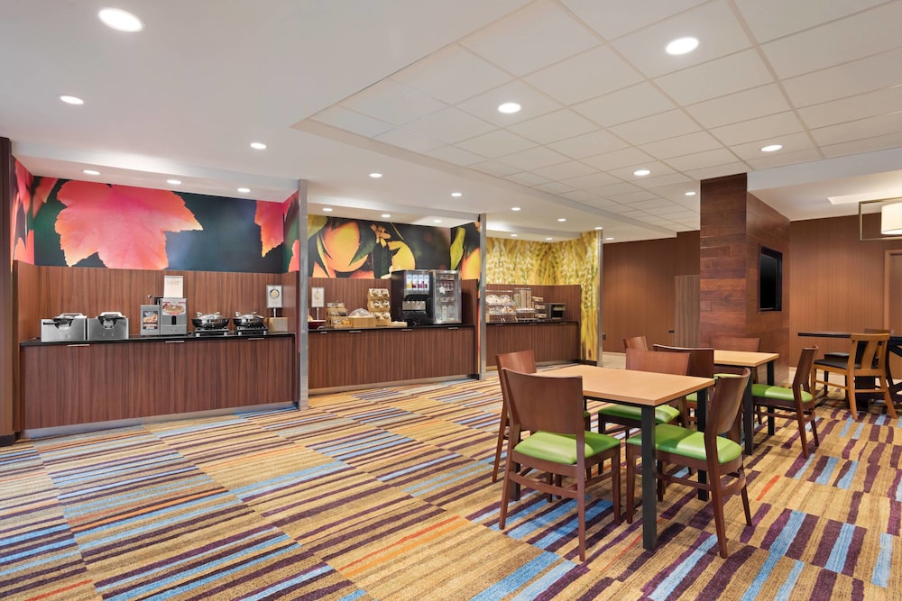 Fairfield Inn & Suites by Marriott Charlottesville Downtown University Area - photo 17