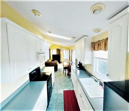 Exit 5 Motel and Cottages - photo 25