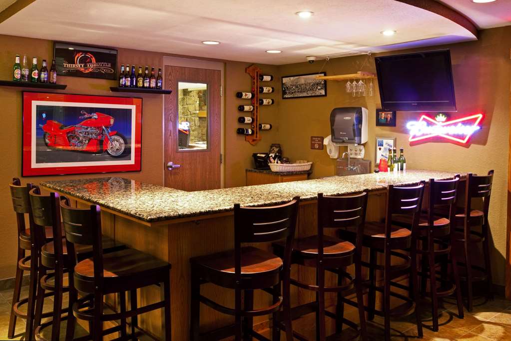 AmericInn by Wyndham Anamosa - photo 15