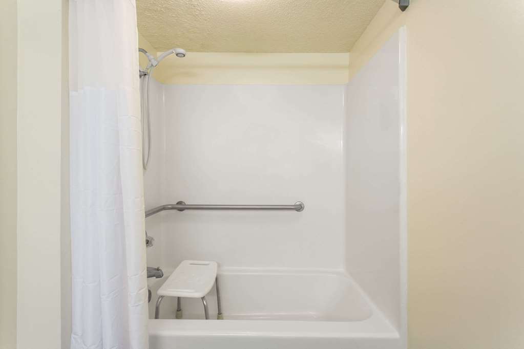 Super 8 by Wyndham Monticello - photo 8