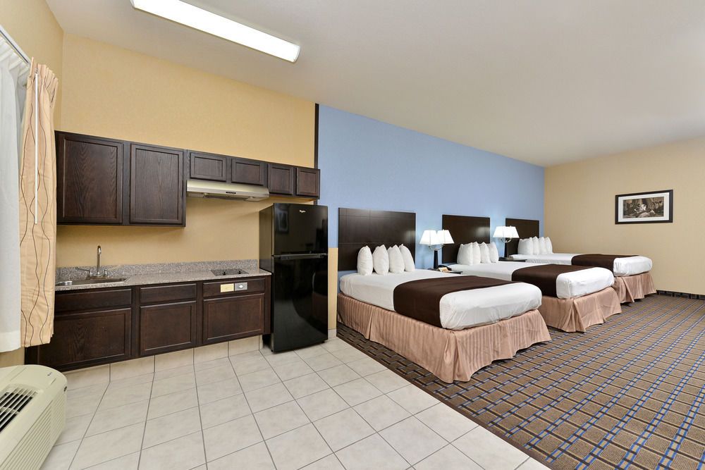 Quality Inn & Suites Carrizo Springs North - photo 20