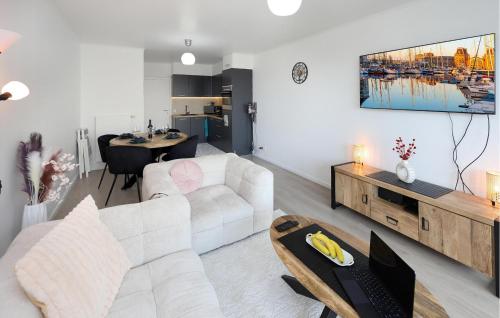 Awesome Apartment In Oostende With Wifi — 4-Star Luxury Hotel in Ostend, Belgium