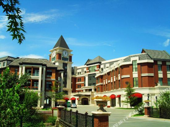 Golden Elephant Golf Hotel in Langfang, People's Republic of China