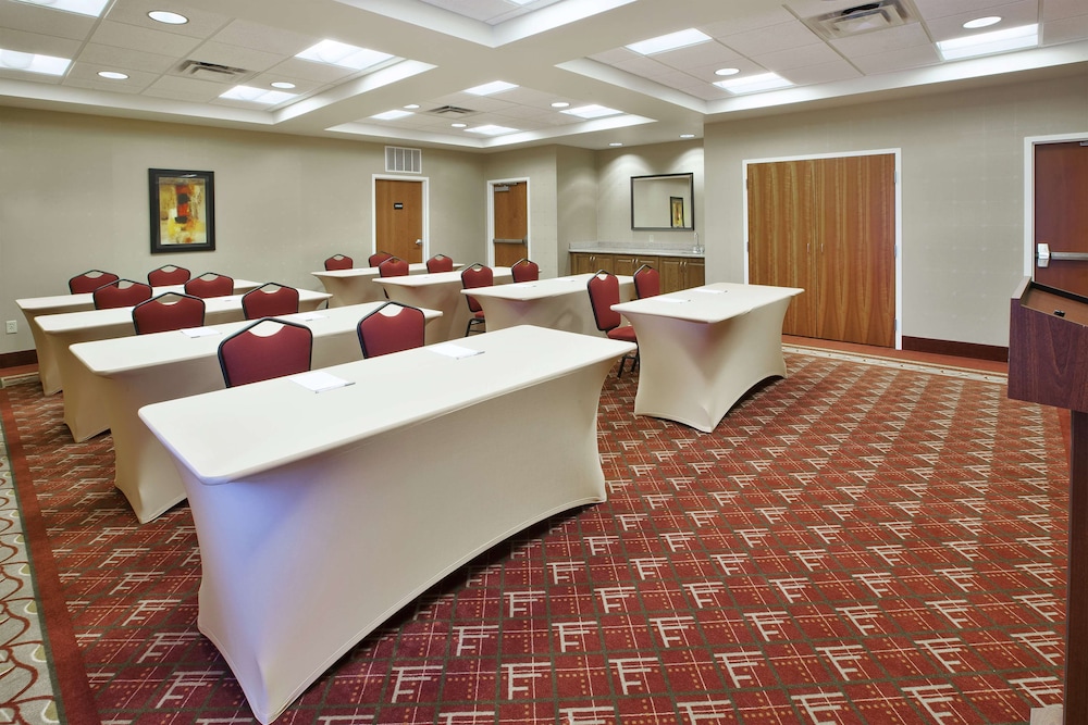 Hampton Inn & Suites Plattsburgh - photo 51