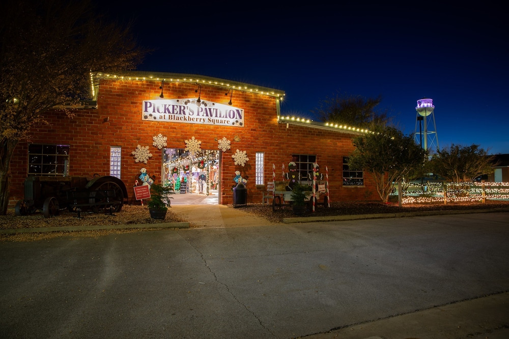 Holiday Inn Express & Suites Lindale Tyler by IHG - photo 46