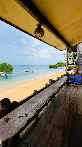 Fishermanshack - carbon neutral hotel in Unknown City