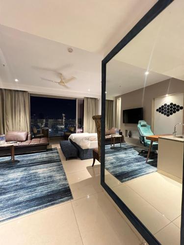 Luxury Studios Key8 with Pretty Urbana View — 4-Star Luxury Hotel in Gurgaon, India