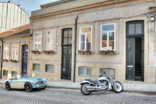 Three Houses & Bedrooms — 4-Star Luxury Hotel in Porto, Portugal