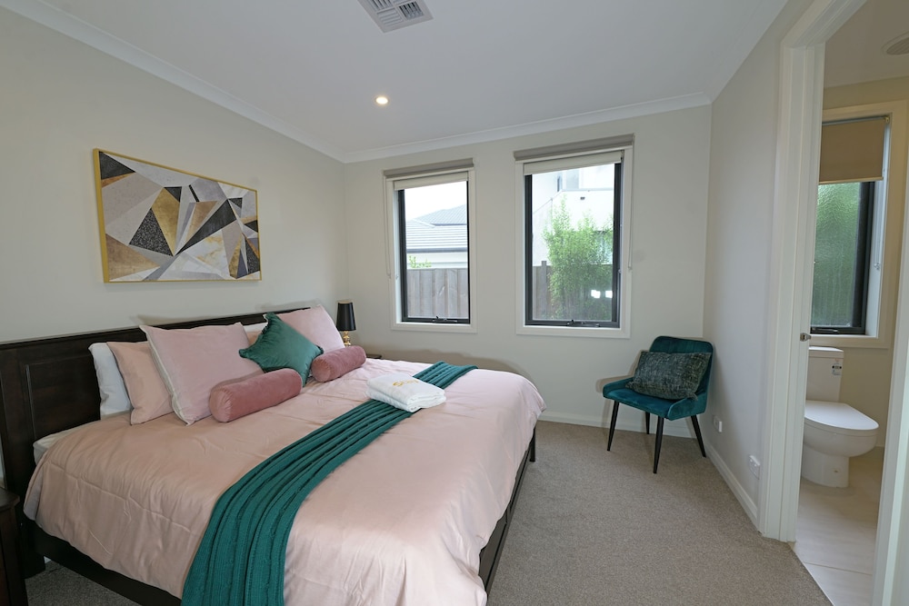 Luxury Waterfront SpaciousHouse Lakeview — Point Cook — photo 4