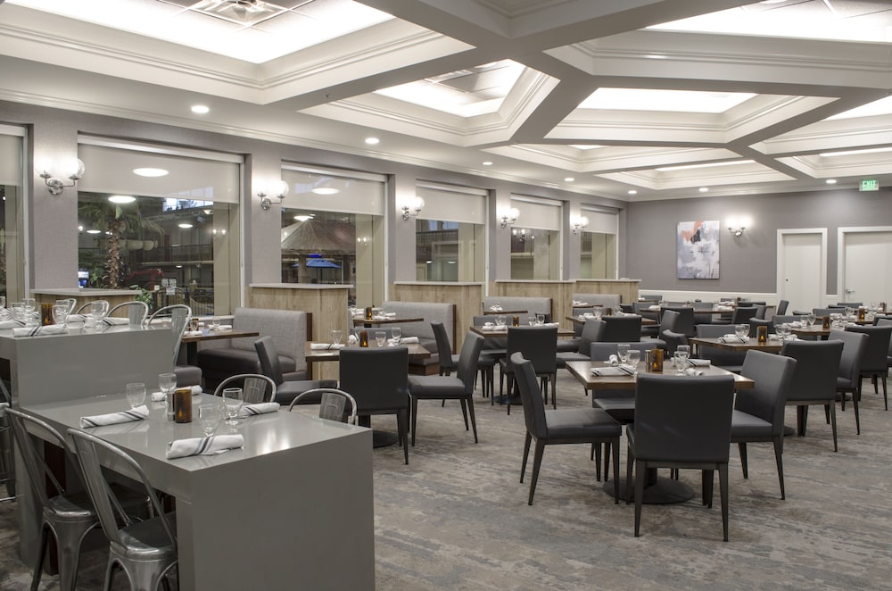 Holiday Inn Fargo by IHG - photo 58