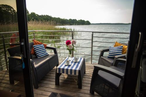 Domek na wodzie Topiko Czarter Leśna Przystań in Wegorzewo, Poland