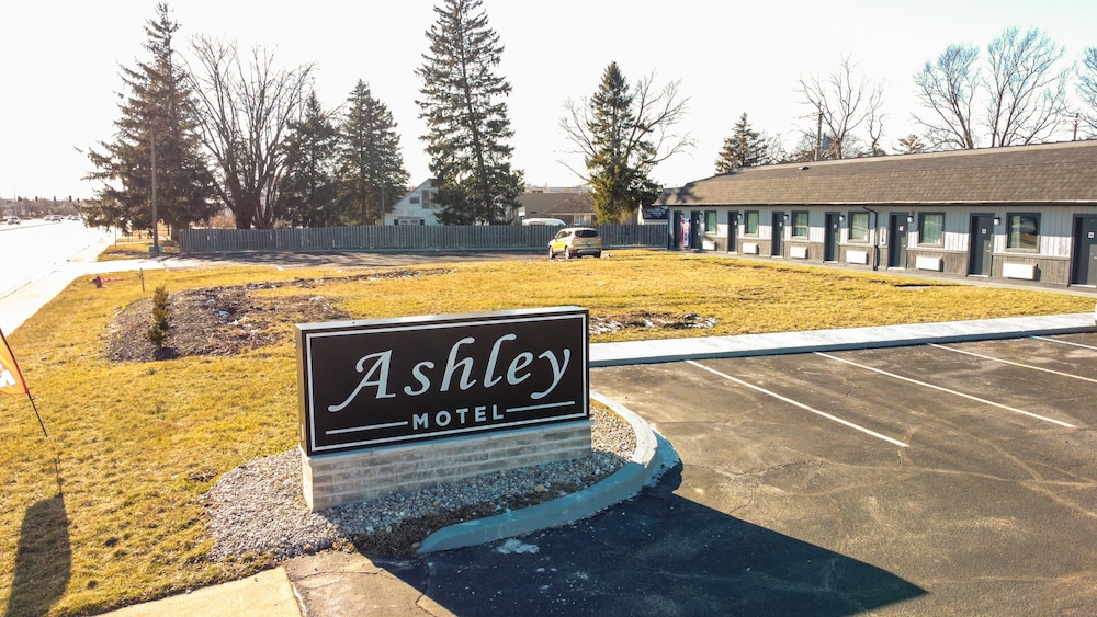 Ashley Motel - photo 15