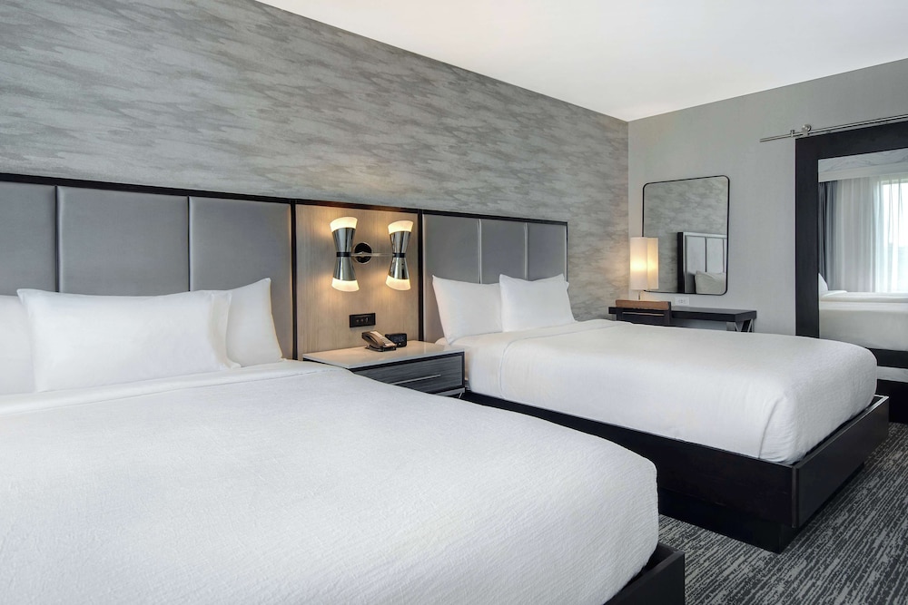 Embassy Suites By Hilton Alpharetta Halcyon - photo 22