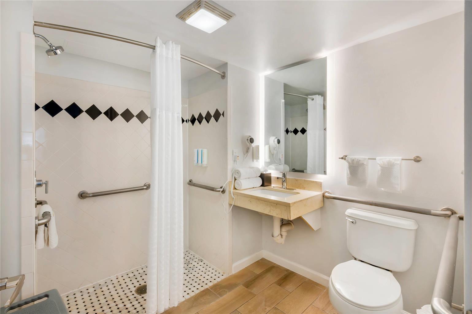 MainStay Suites Sterling near Dulles Town Center - photo 10